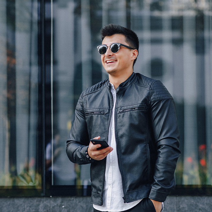 From Desk to Dinner: Mastering the Art of Versatile Men's Style